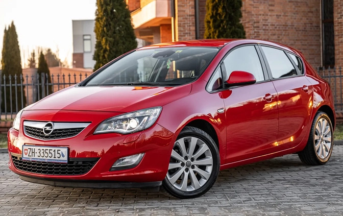 Opel Astra cena 26900 przebieg: 94000, rok produkcji 2010 z Radom małe 436